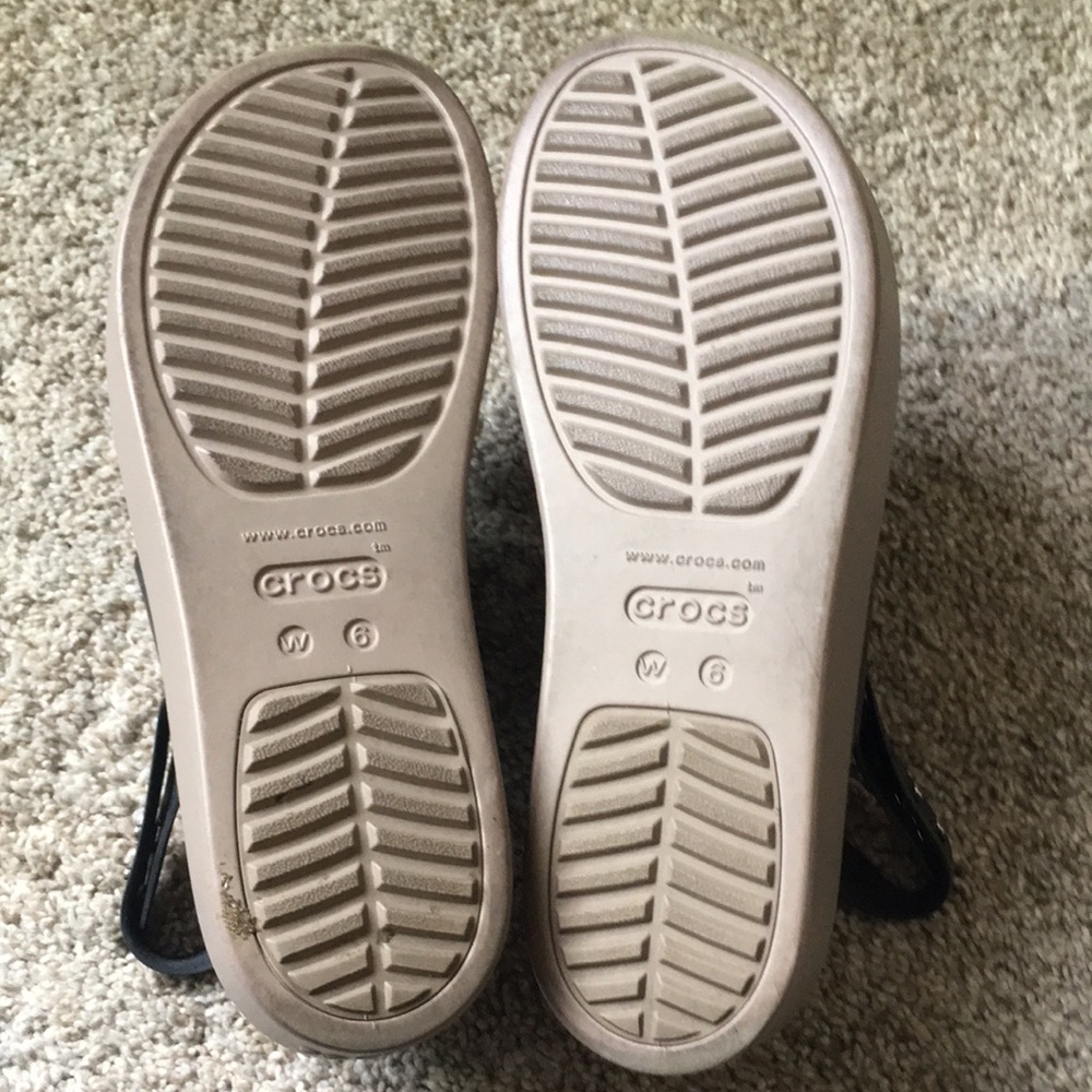 Crocs Brooklyn Low Wedge Sandal-Women - Picture 5 of 8
